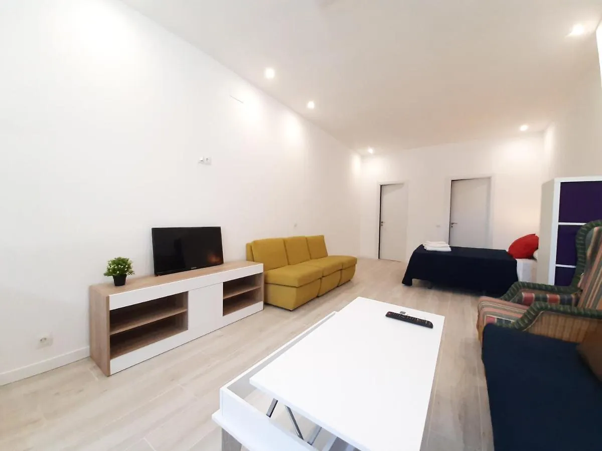 Malaga Velarde Center Apartment 0*,