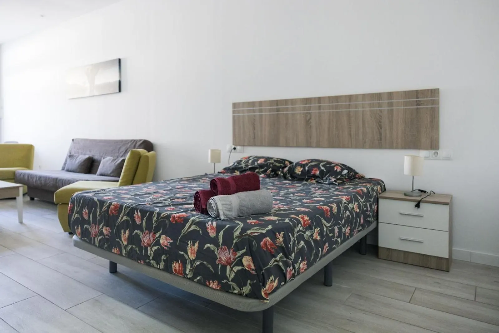 Malaga Velarde Center Apartment 0*,  Spain